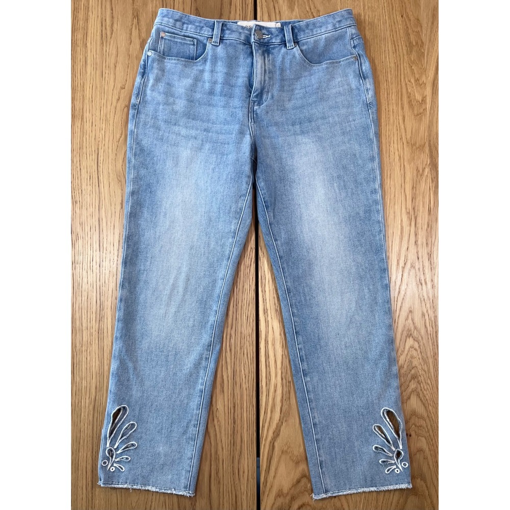 Soft Surroundings Straight Leg Cropped Jeans Size 8 Blue Embroidered Cutout Boho